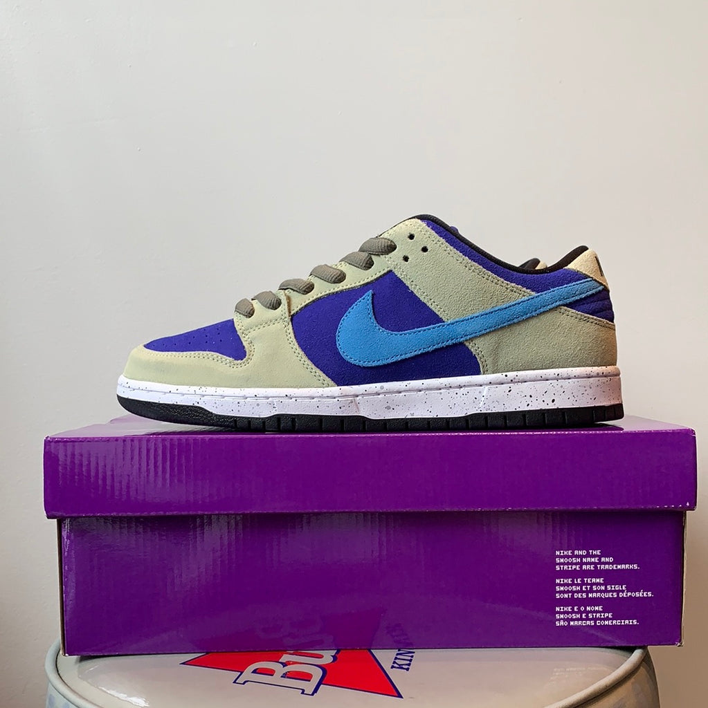 Nike SB Dunk Low Pro Size 10 - New W/Box (Celadon)