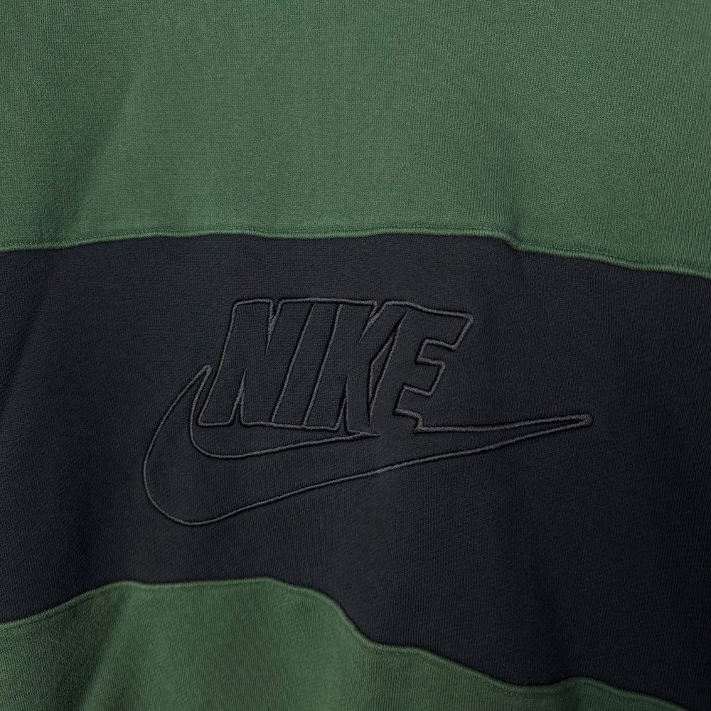 NIKE Two Tone Embroidered Crewneck Sweatshirt