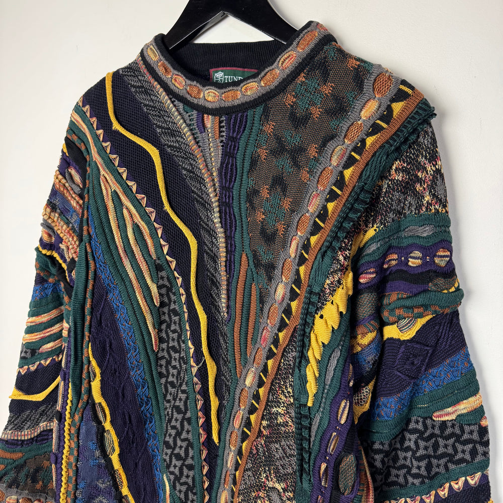 Vintage 90's TUNDRA Cable Knit 3D Sweater