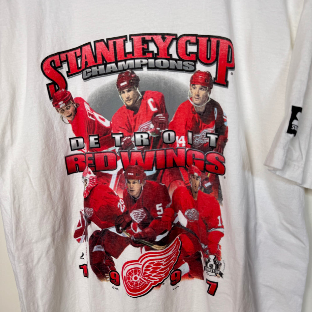 Vintage 1997 NHL Detroit RED WINGS Tshirt