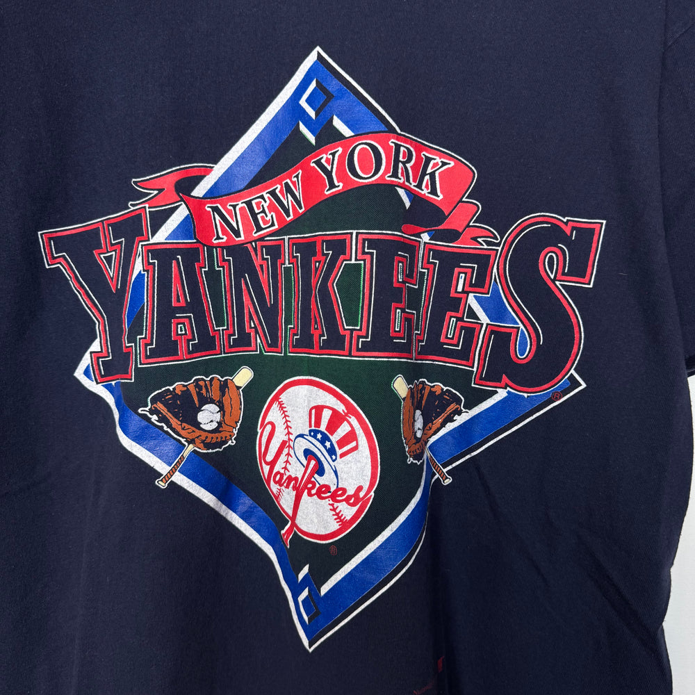Vintage 90's MLB New York YANKEES Tshirt