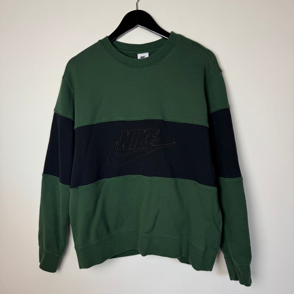 NIKE Two Tone Embroidered Crewneck Sweatshirt