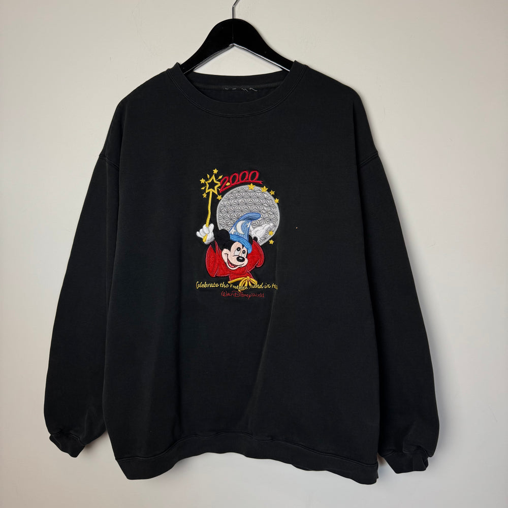 Vintage 2000 DISNEY Embroidered Sweatshirt