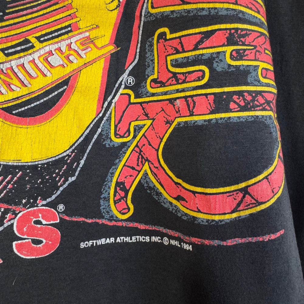 Vintage 90's NHL Vancouver CANUCKS Tshirt