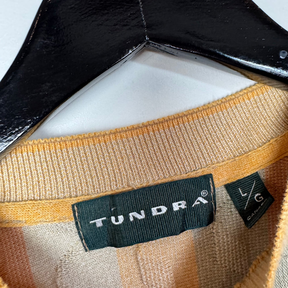 Vintage 90's TUNDRA Canada Knit Sweater