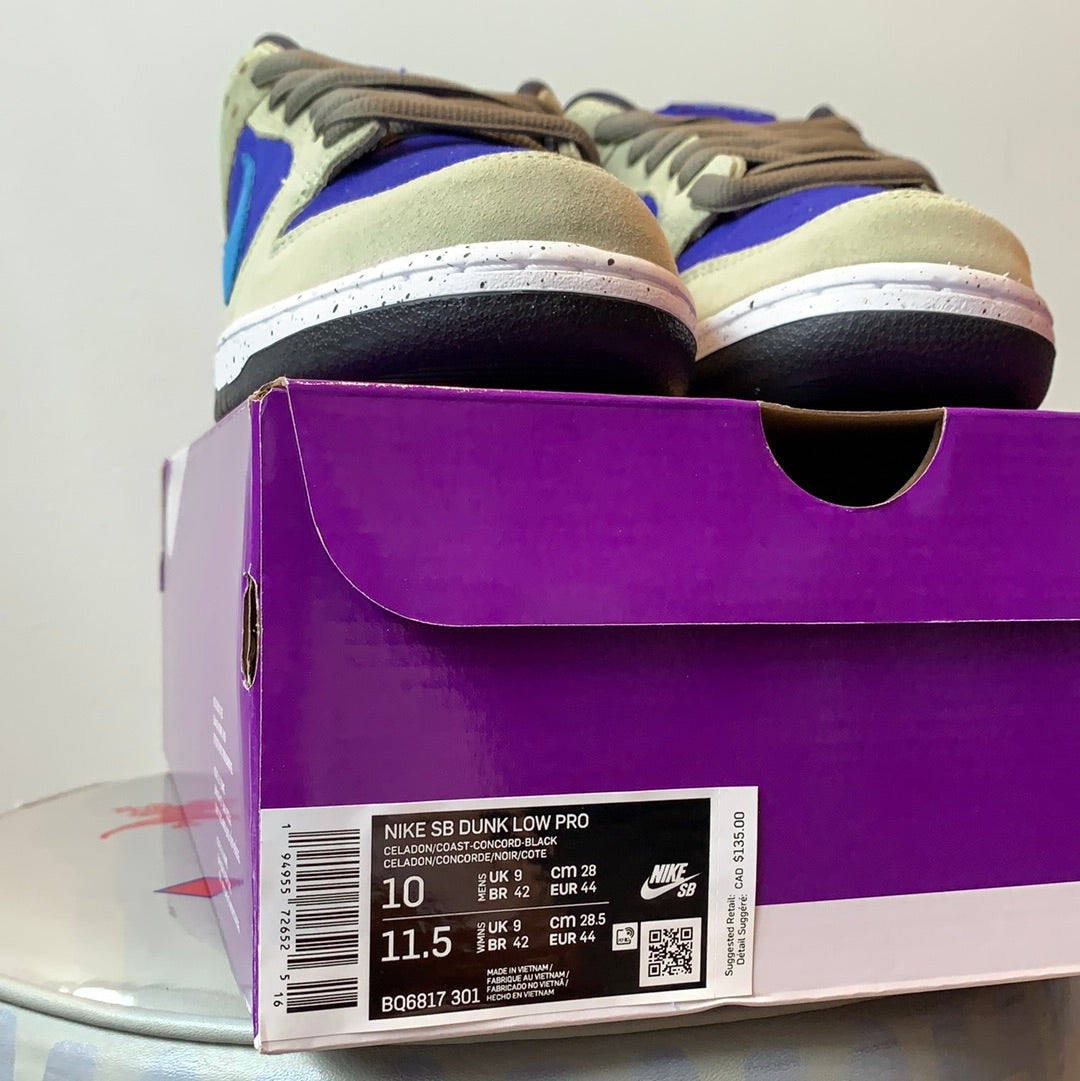 Nike SB Dunk Low Pro Size 10 - New W/Box (Celadon) – Vintage Instincts